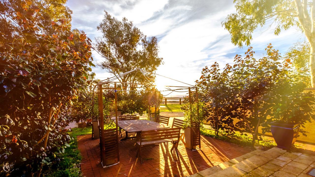 Australind Tourist Park Hotel ภายนอก รูปภาพ