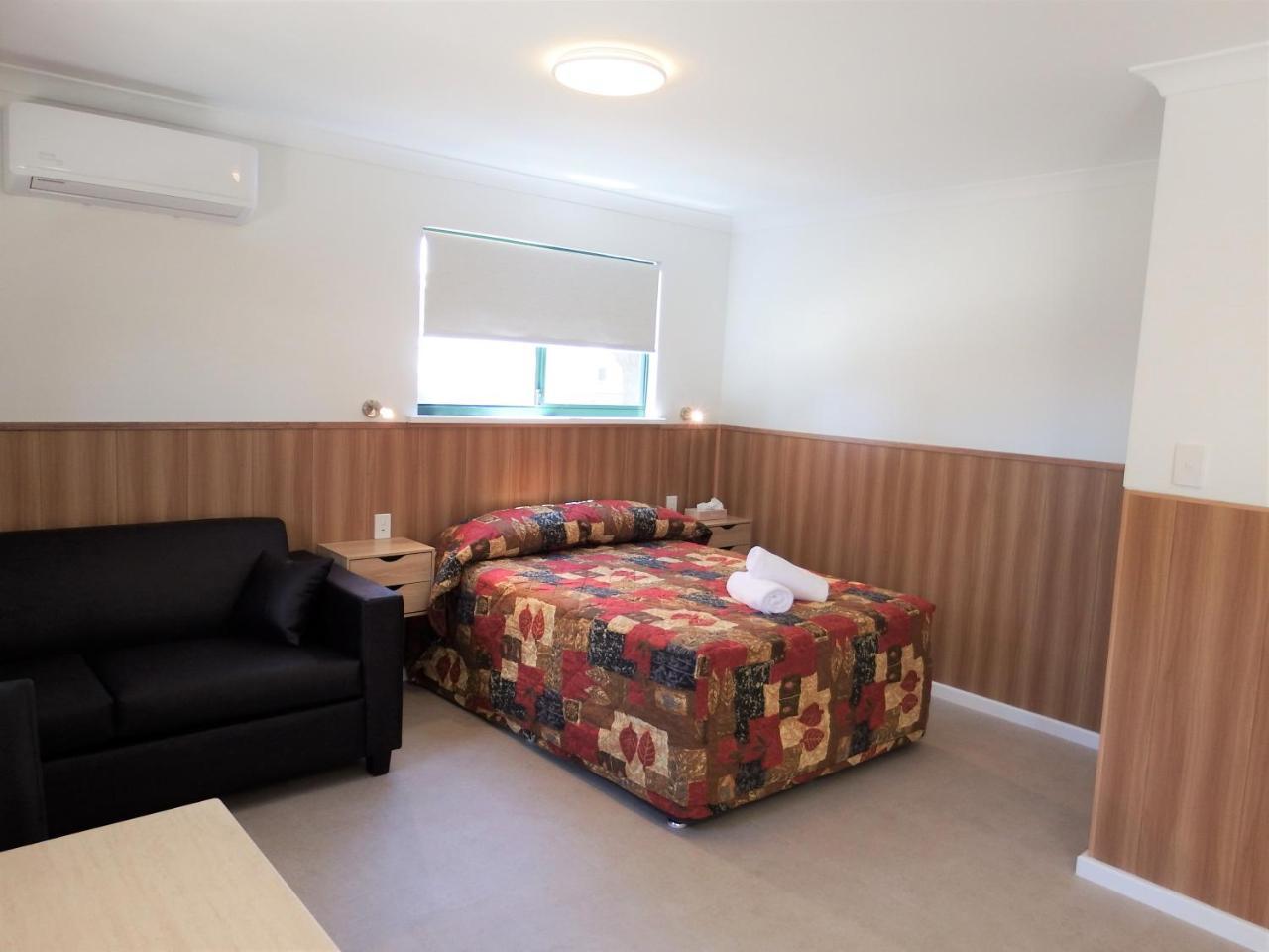 Australind Tourist Park Hotel ภายนอก รูปภาพ